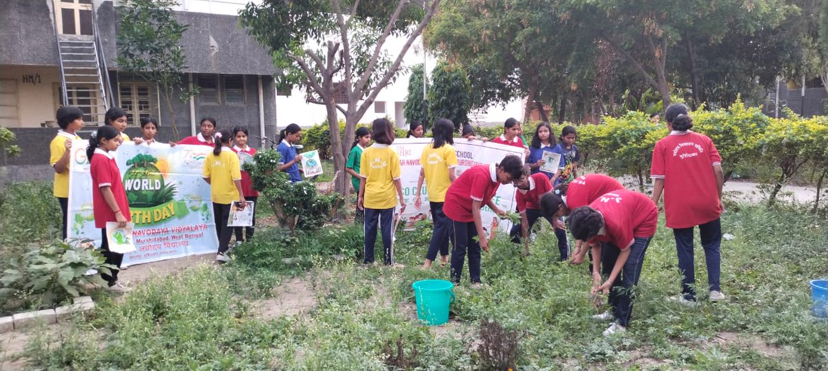 jnvmsdwb's tweet photo. Celebrating #WorldEarthDay 2026, at PM SHRI JNV Murshidabad on April 22, focuses on the theme "Our Power, Our Planet". This campaign emphasizes that individual actions and local community decisions (cities, schools) can achieve real, sustainable progress.
@NVS_HQ
@EduMinOfIndia https://t.co/dXK2VhxBTR