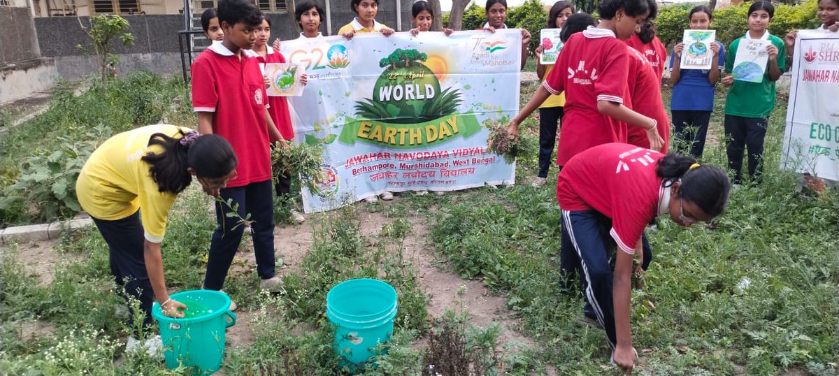 jnvmsdwb's tweet photo. Celebrating #WorldEarthDay 2026, at PM SHRI JNV Murshidabad on April 22, focuses on the theme "Our Power, Our Planet". This campaign emphasizes that individual actions and local community decisions (cities, schools) can achieve real, sustainable progress.
@NVS_HQ
@EduMinOfIndia https://t.co/dXK2VhxBTR