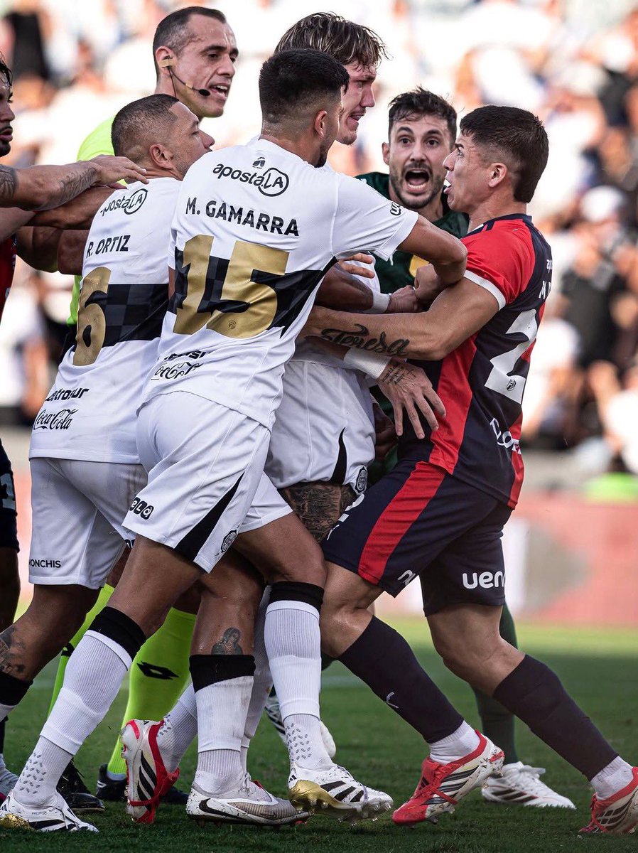 ANTICIPO: El tribunal se va a limitar exclusivamente a los reglamentos del campeonato y al código disciplinario de la APF, para dar la sanción final.

Nos confirma Raúl Sapena, miembro del Tribunal Disciplinario de la APF.

<a href="/rockandpop955/">Rock&Pop Paraguay</a>
<a href="/nanduti/">Radio Ñandutí</a>
#LaGranJugada