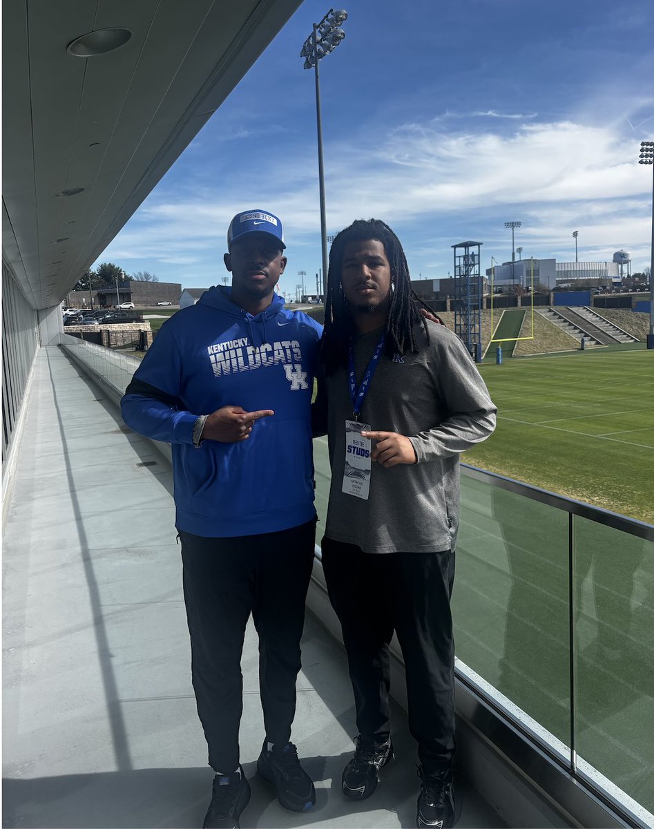 JacobPolacheck's tweet photo. Breaking: 2027 three-star EDGE Antwoine Higgins has committed to Kentucky, he tells KSR+. 

"You can tell it’s just a whole new program. It’s just different. Everybody is buying in." 

(+): https://t.co/v1CTBIpLEV https://t.co/kihWLLIVLO