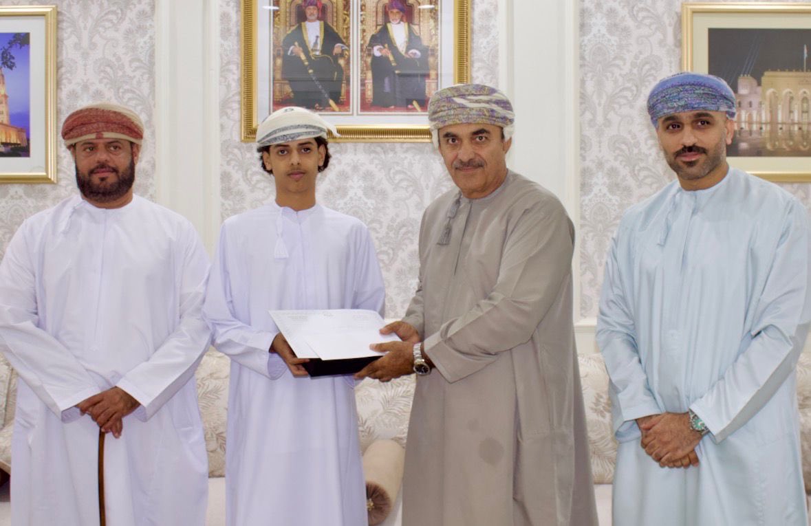 Talibbalushi_'s tweet photo. تقديرًا للشجاعة والإقدام، واعترافًا بالعمل الإنساني النبيل، نُشيد بجهود أبناء العفية محمد خالد الحتروشي ومشاري خالد الحتروشي و عمر ناصر الحتروشي و سالم علي الحتروشي وصدام حسين الكمالي وأنس سعيد الغيلاني على موقفهم البطولي في إنقاذ شخص من الغرق. https://t.co/zlIqeopTzz
