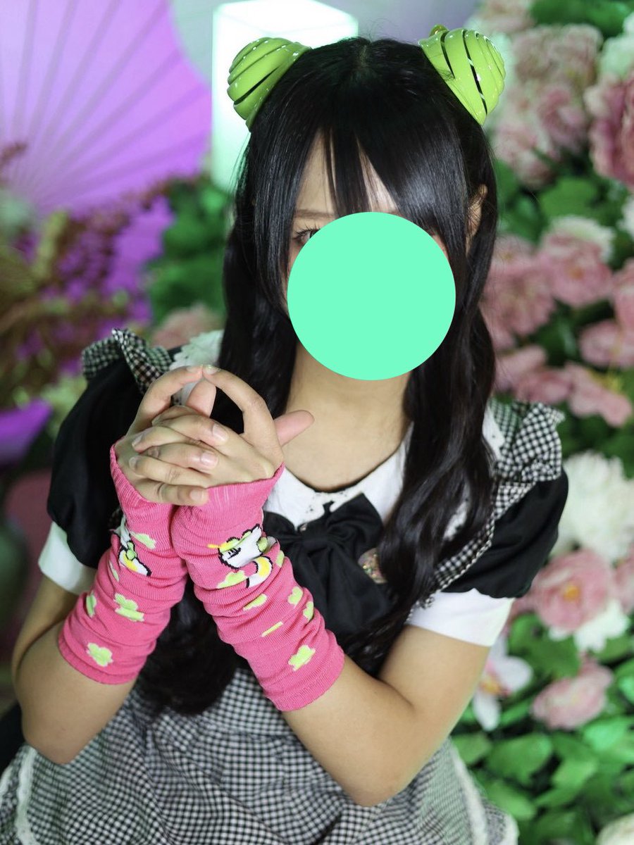 こあ tweet media