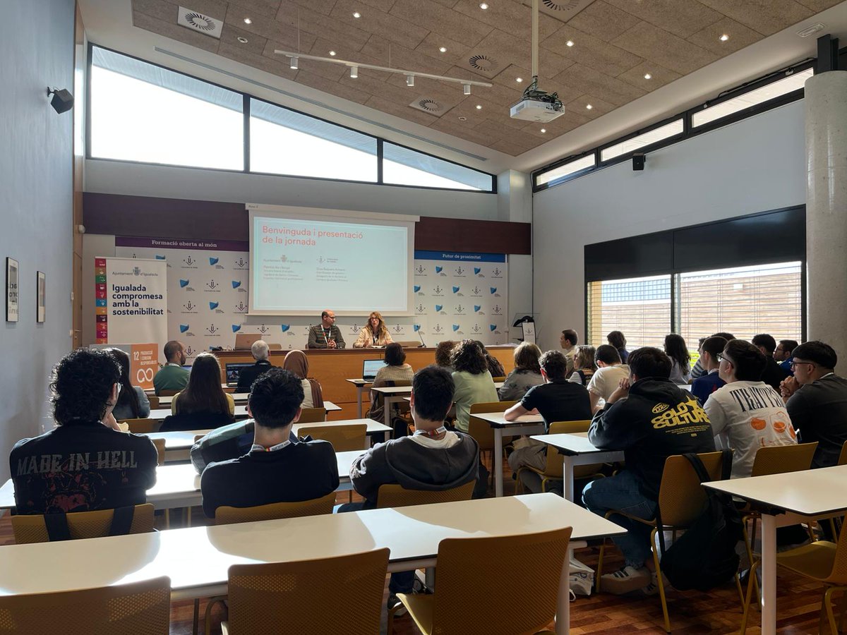 campusigualada's tweet photo. Aquest 22 d’abril s’ha celebrat la 1a hackató al Campus d’Igualada-UdL, organitzada per l’ @ajigualada amb la col·laboració de la @UEAnoia  i la @UdL_info 

Estudiants d’Enginyeria Química han treballat el repte de revaloritzar el producte alimentari amb entitats del territori 🏫 https://t.co/bpxoCaboBG