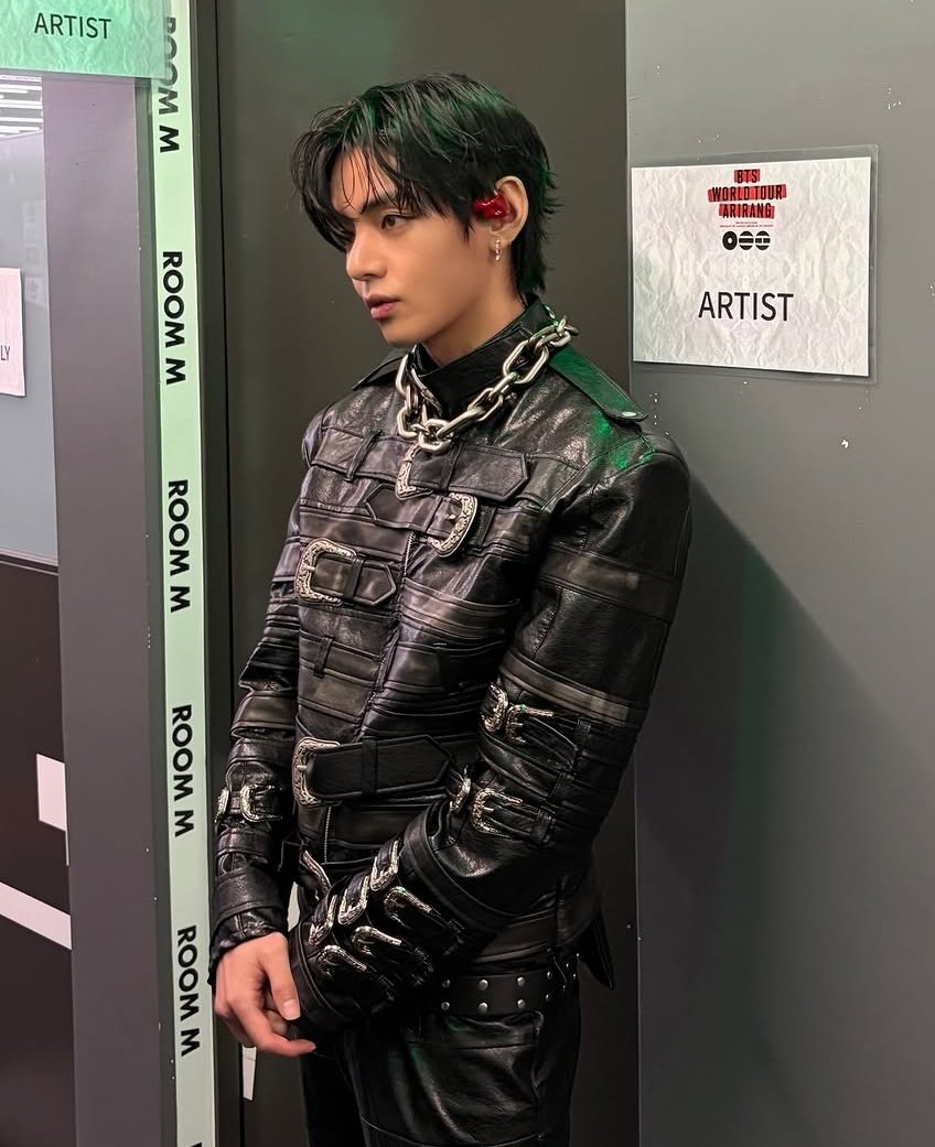 ddiddvk's tweet photo. 야 심즈도 이렇게 뽑으려면 존나 힘들어
남자 얼굴 폼 뭐야? 10세대 남돌 시대가 와도 받들어 새겨야 할 외모다 https://t.co/MnUnIYVqda