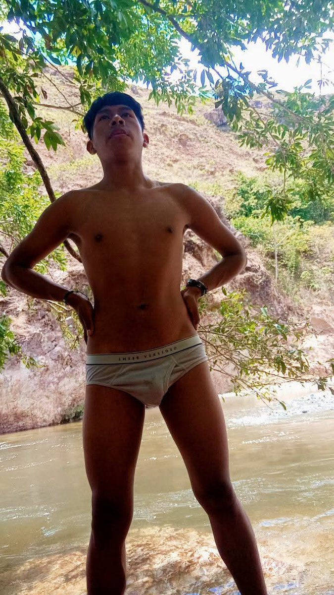 gir0n2004's tweet photo. Quien me acompaña en el río 🔥 https://t.co/QOnMUcTGau