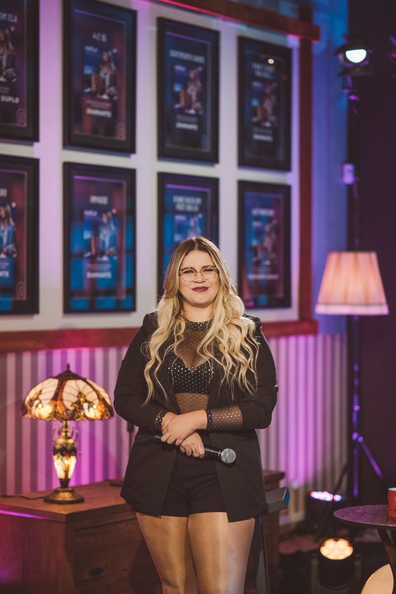 VSertanejo's tweet photo. Hoje finalmente tem lançamento da Marília galera!!!!! ❤️ https://t.co/gQgYGXtSOs