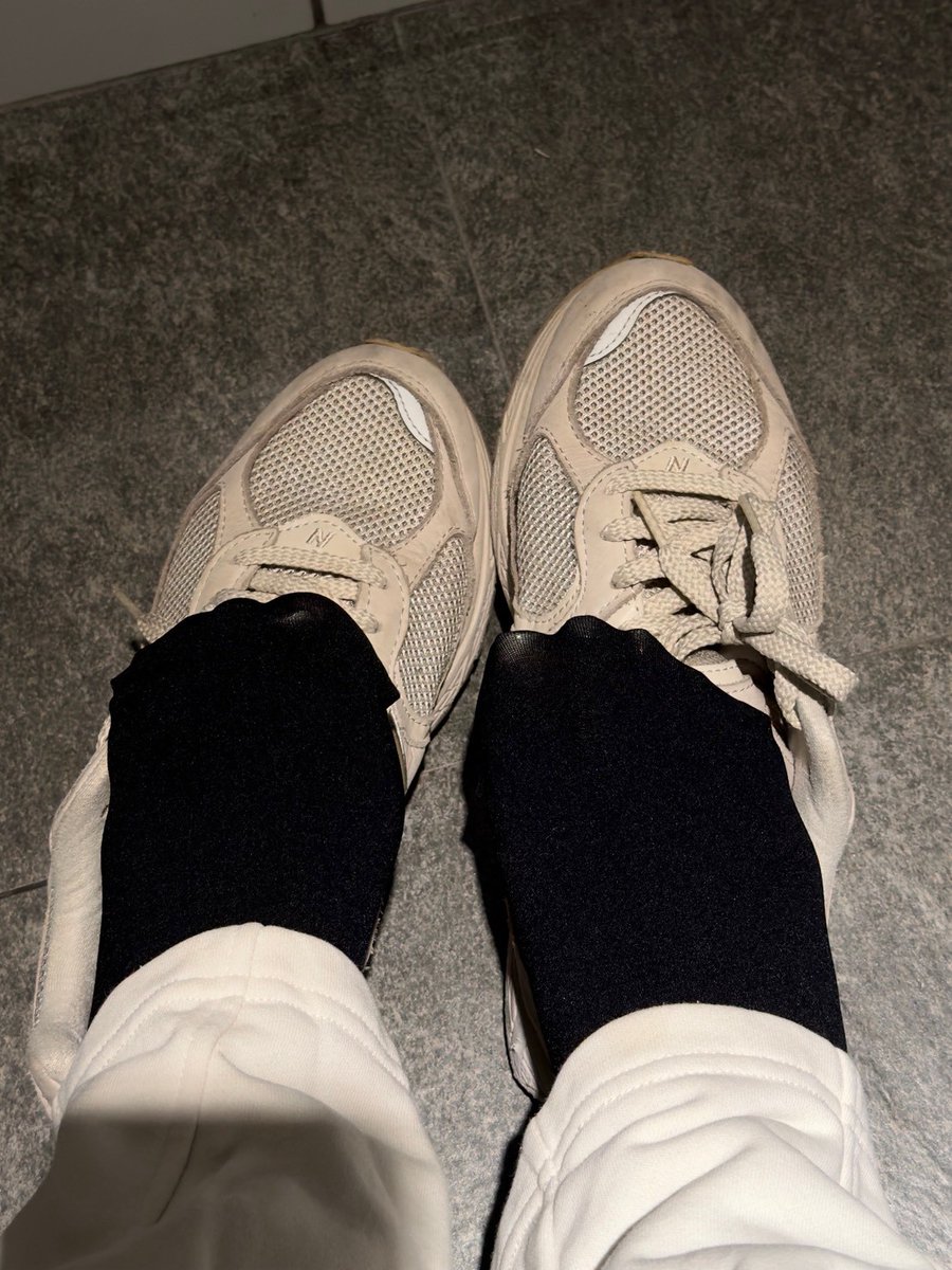 喬喬 Ciao 🐶 ｜ 上班族 ｜ 原味內褲 襪子 tweet media