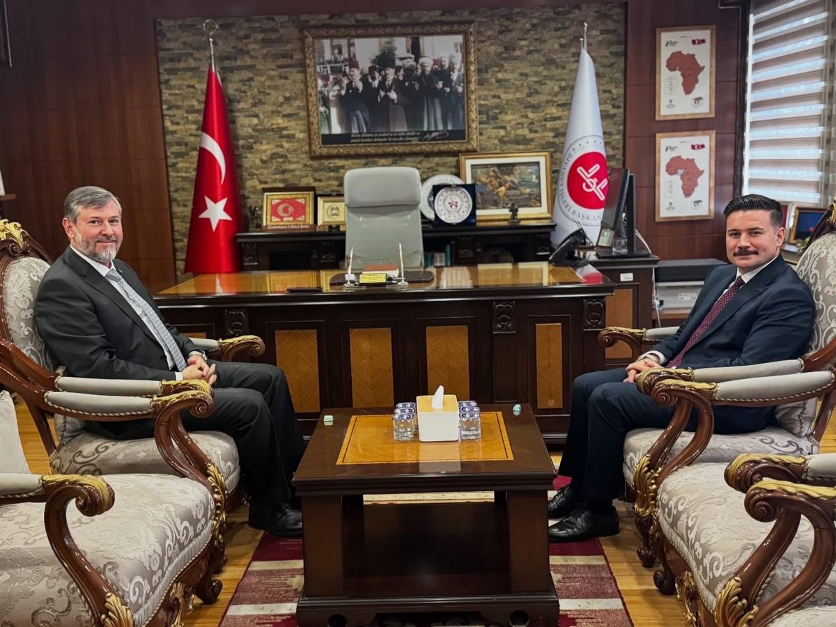 Kaymakamımız Sayın Osman Acar’dan İl Müftüsü Mevlüt Topçu’ya Ziyaret

Gökçeada Kaymakamımız Sayın Osman Acar, Çanakkale İl Müftülüğü görevine atanan Mevlüt Topçu’yu makamında ziyaret ederek hayırlı olsun dileklerini iletti.