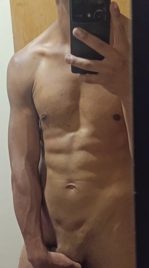 Dot🍆 CWB tweet media