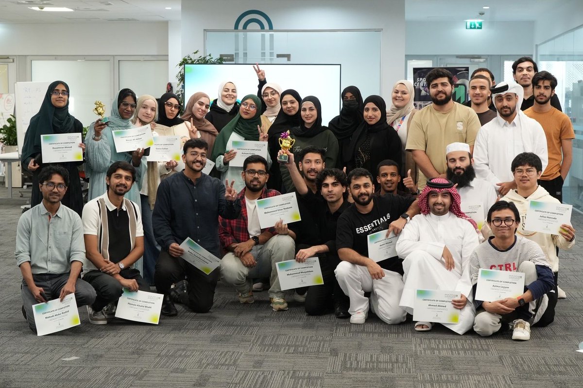 QSTP's tweet image. Celebrating our interns and their journey.

Today marked the QSTP Winter Internship Closing Ceremony, a moment to celebrate , recognize, and look ahead.

Learn more about our internship program: qstp.qa/programs/inter…

#QSTP #Internships #Impact 

نحتفي بمتدرّبينا وبما حققوه