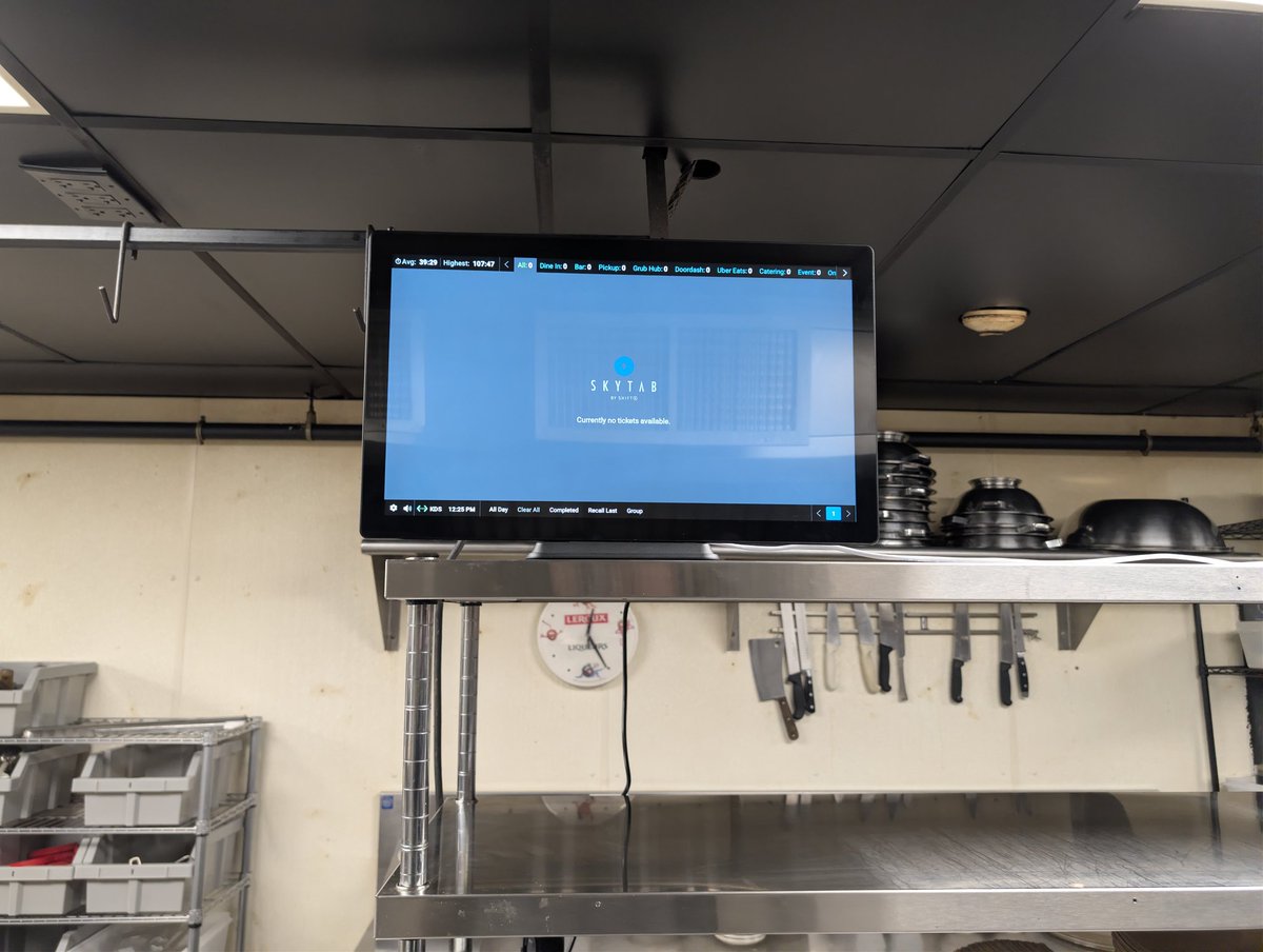 Shift4_Kyle's tweet photo. Boundary kitchen in Pawtucket, RI. Has swap their old POS to @SkyTabPOS by @shift4 to help improve both their service times, quality, &amp; ease of use. Not to mention great features to make things easier for them when it comes to payroll &amp; other BoH. #Shift4 #SkyTab!! https://t.co/8osX3M8OWj
