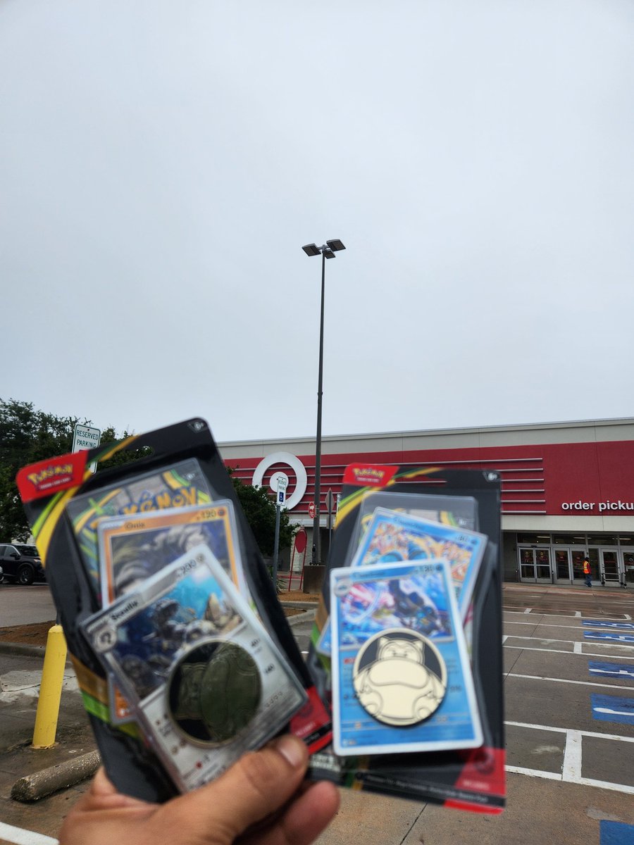 SenorDesigner's tweet image. What to do on this gloomy day 🤔 

Have to change my shirt and go back in cuz they only do two per customer ☠️ #pokemon #problems