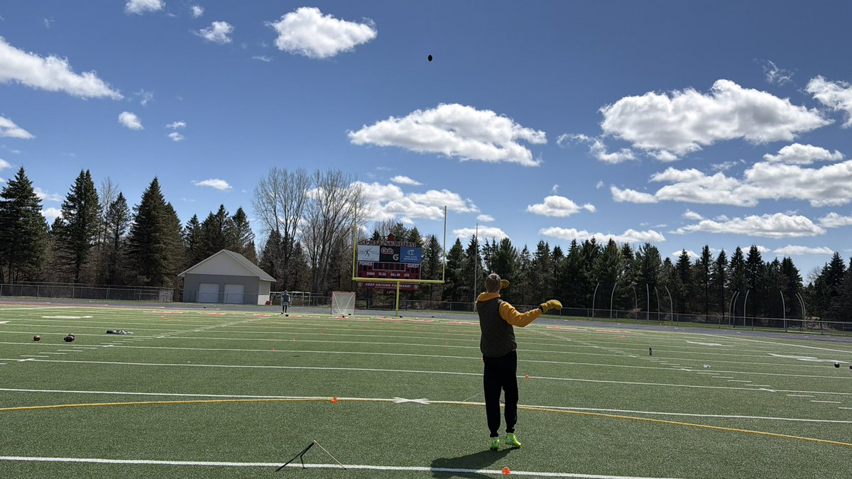 Phase3Kicking's tweet photo. A fun (and chilly) Phase 3 Kicking camp on Sunday in Stillwater. Some real good talent and competition. Excited to see how these specialists grade using our patent pending college data driven ‘specialist algorithm.’ There is a lot of talent in Minnesota. #CompeteToBeElite https://t.co/dS0x9rweMc