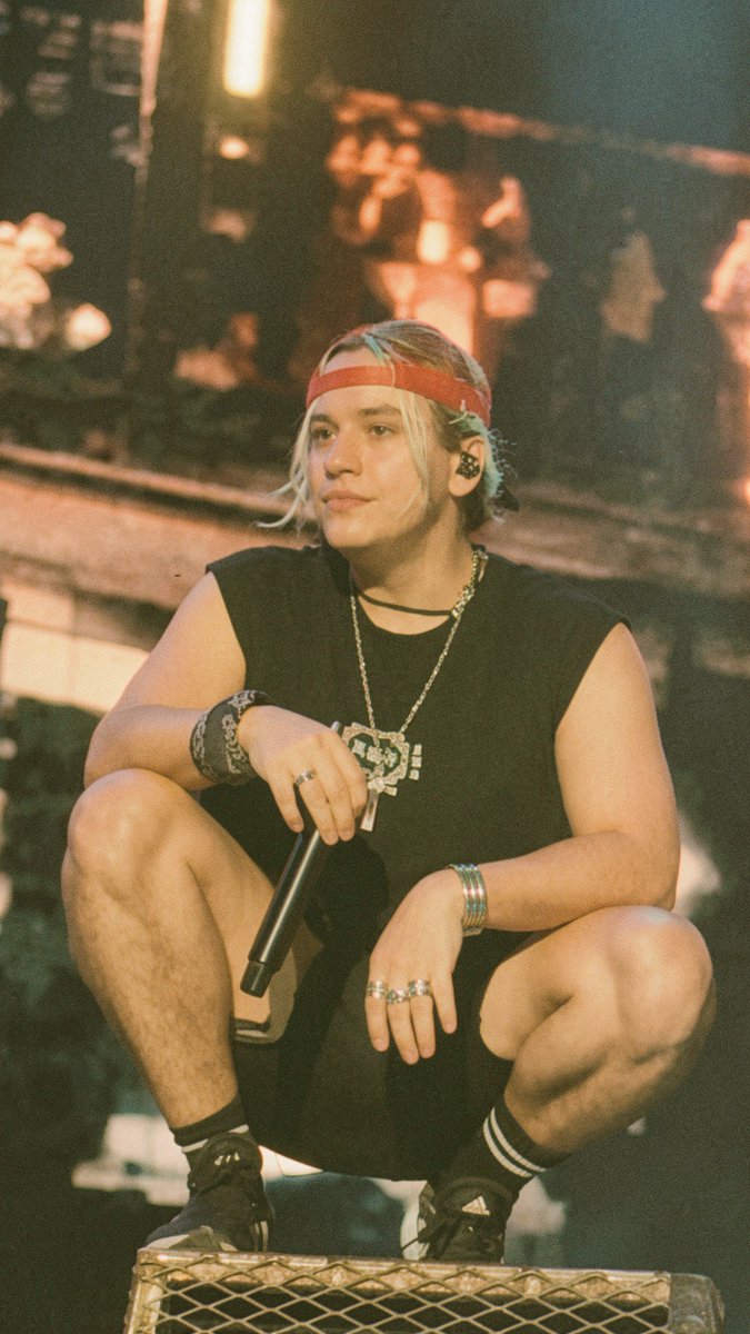 No tenes competencia flaco 🔥
La mano, los anillos, ese rostro ABSOLUTAMENTE TODO