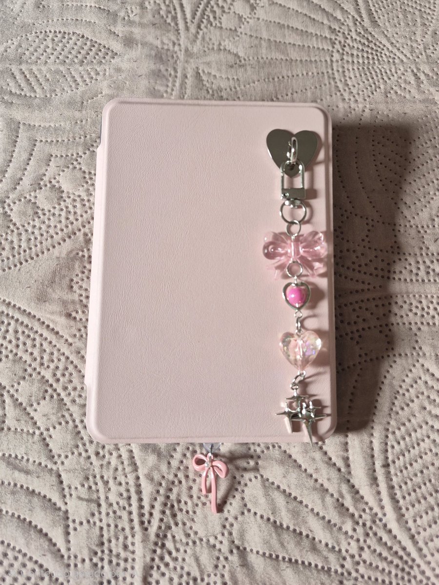 lana🍓 tweet media