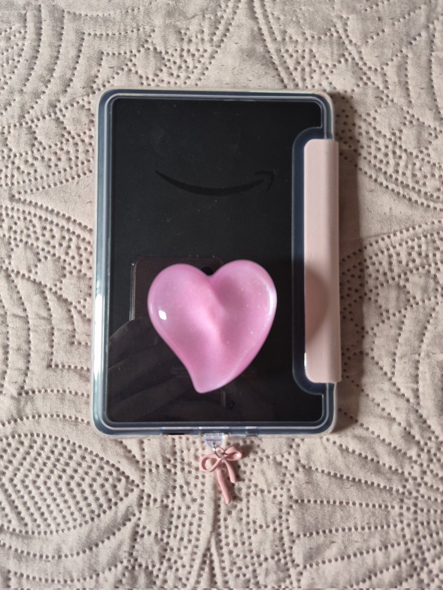 lana🍓 tweet media