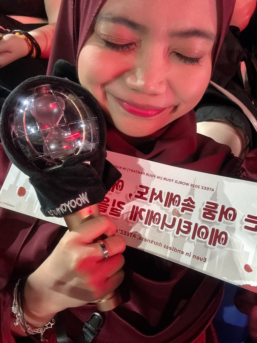 It’s been a month since #IYFinKL and mentally I’m still here missing my pirates 😔 wondering when I’ll get to meet them again while I still can’t believe I actually met them 😭 pls lemme meet my wooyo again 🥹💕