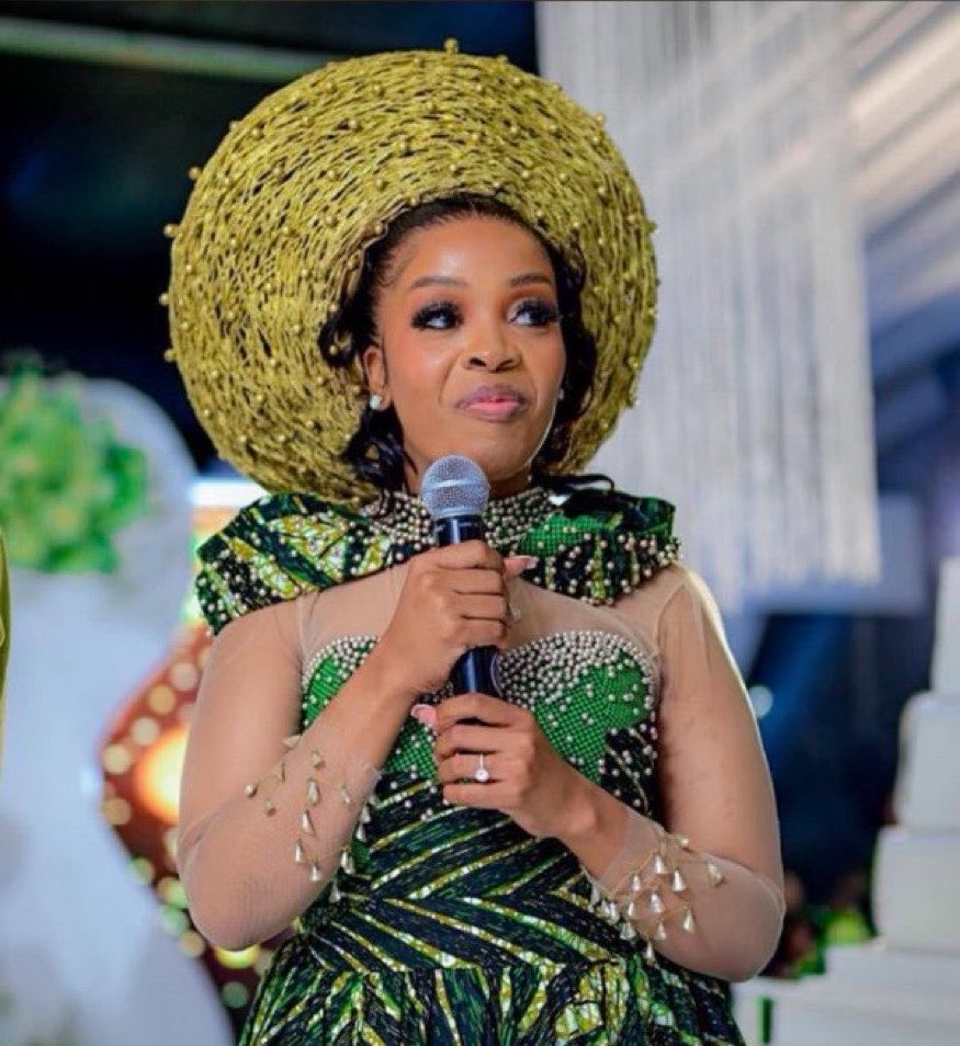 Man’s NOT Barry Roux tweet media