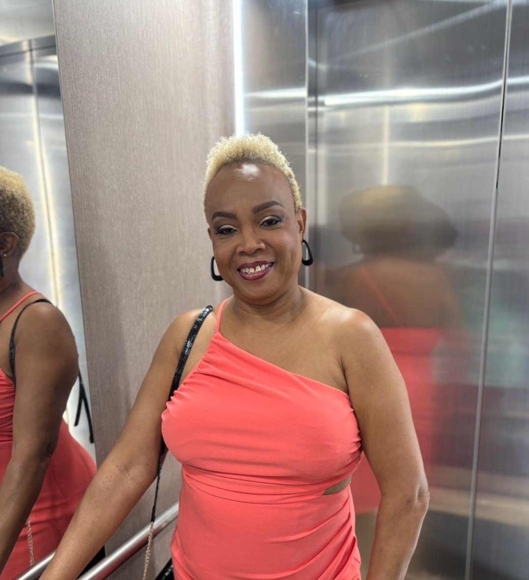 karendmadden's tweet image. This is the smile from a joyful heart. I had an amazing birthday! I love my family and my friends. Thank you too guys for the outpouring of birthday wishes. You helped to make my day special. This is 61! #AprilBorn #Blessed #Grateful #Happy
