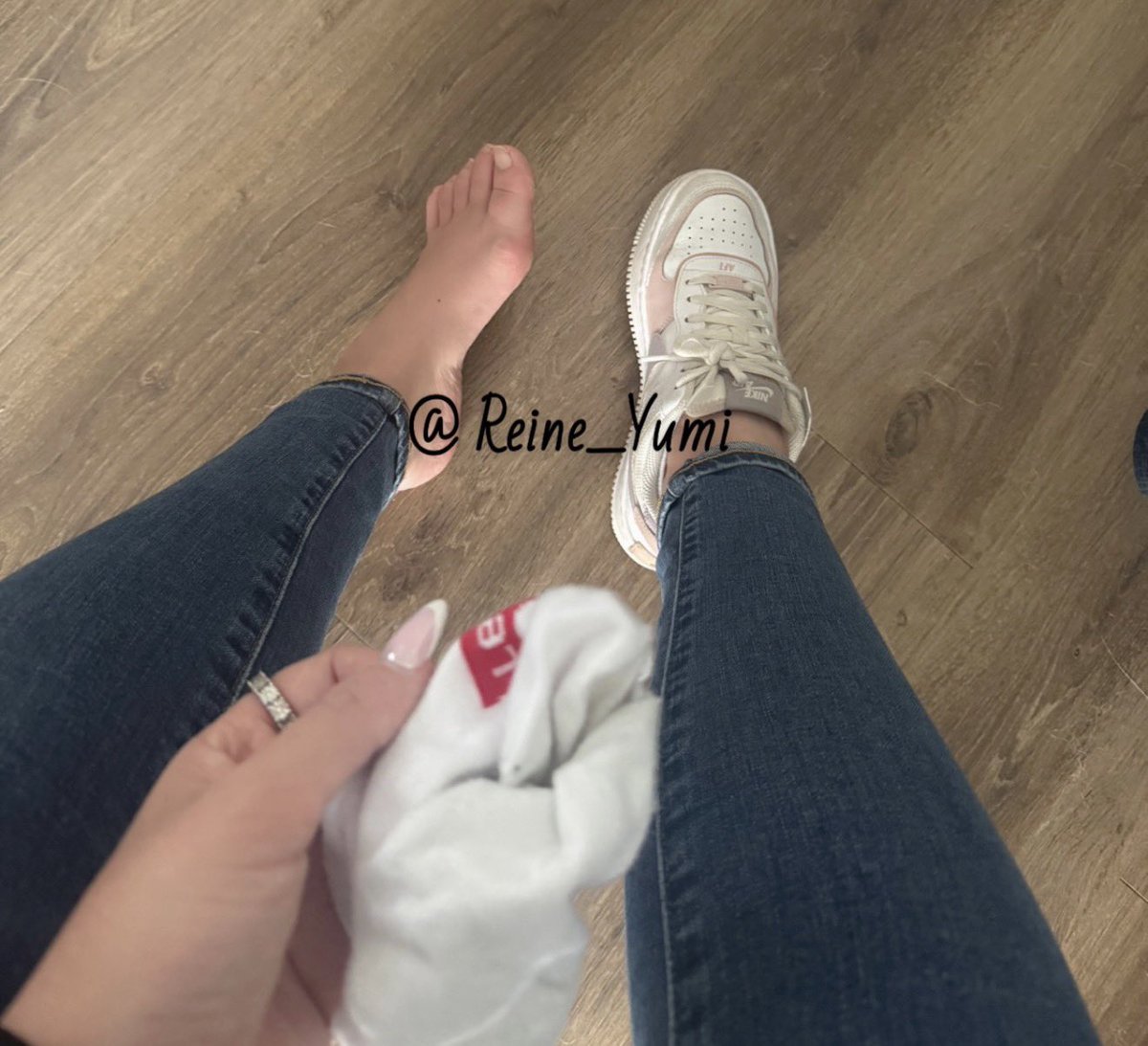Reine_Yumi's tweet photo. Ouvre la bouche 🧦 https://t.co/1JjU1k447o