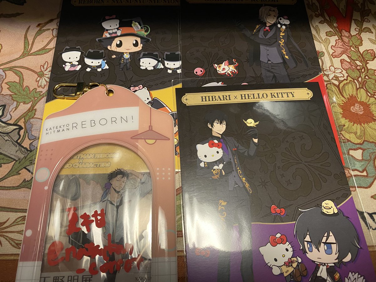 natsukan_corrot's tweet photo. 【交換】
家庭教師ヒットマンREBORN!  サンリオコラボ ポスカ サンリオ アクリルカード

譲:特典→リボーン、獄寺、雲雀
アクカ→山本、雲雀、骸

求:特典→ベル 1点
アクカ→XANXUS、ベル　各1点

交換決まり次第、特典は異種XANXUS、スクアーロ(特にJFタピオカ特典)、アクカは定価譲渡可能です。

↓ https://t.co/pBA7GMCpBa