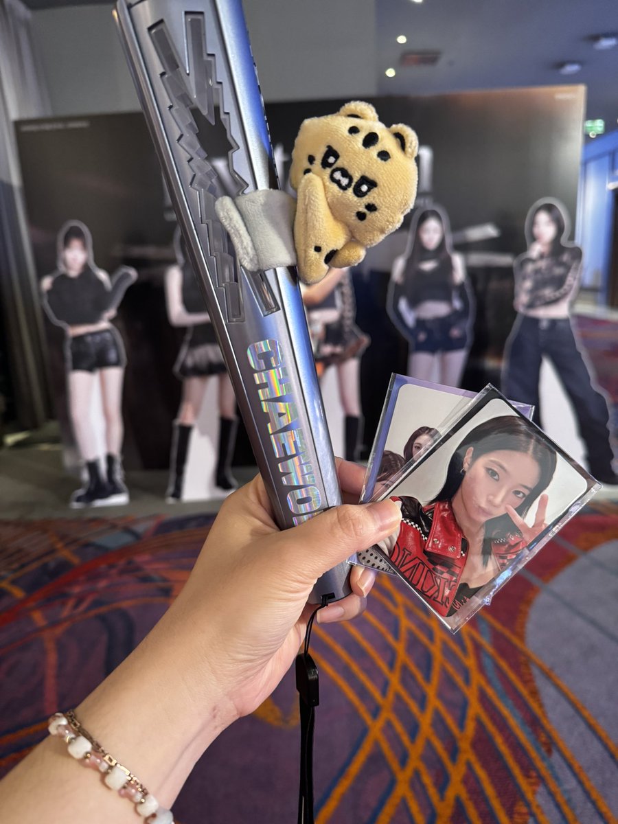 WhatAver's tweet image. สนุกมากกกกก ดีกว่าที่คิดมาก คุ้มเลยละ นั้งกรี้ดทั้งคอน อยากดูอีกเลย เด้วหาวันมาดูอีก ชอบมากกก 
#LE_SSERAFIM_VRConcert #INVITATION
#มั่นใจไม่กลัวเฟียเลสที่เมเจอร์