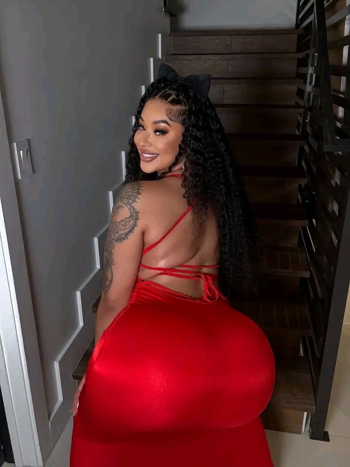 EvelynD2352's tweet image. #red #beauty Y’all great!😊