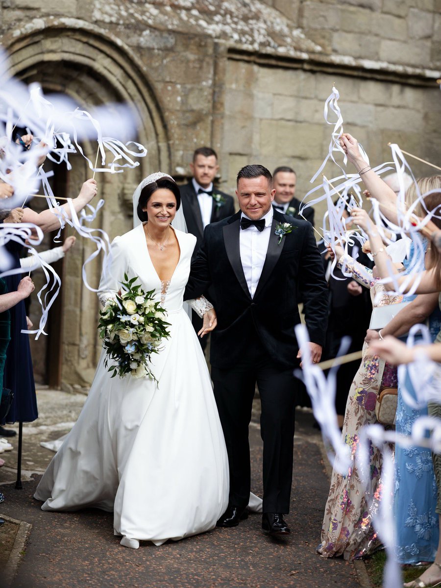ImagineImages's tweet photo. Confetti ribbons might just be our new favourite way to celebrate ✨
There’s something about that moment — the doors open, the cheers hit, and suddenly you’re wrapped in pure joy. These ribbons caught every laugh, every step, every little just-married glow in the most amazing way https://t.co/UM993OKkew