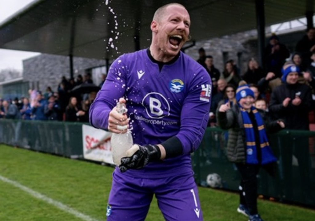 bangorfc's tweet photo. 3️⃣ years ago today

The Premier Intermediate League title secured and a return to senior football 🏆 

🟡🔵 https://t.co/fBv1kkmJ9L
