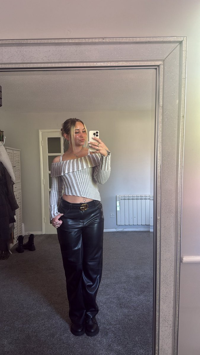 sassy J | Findom 🖤 tweet media