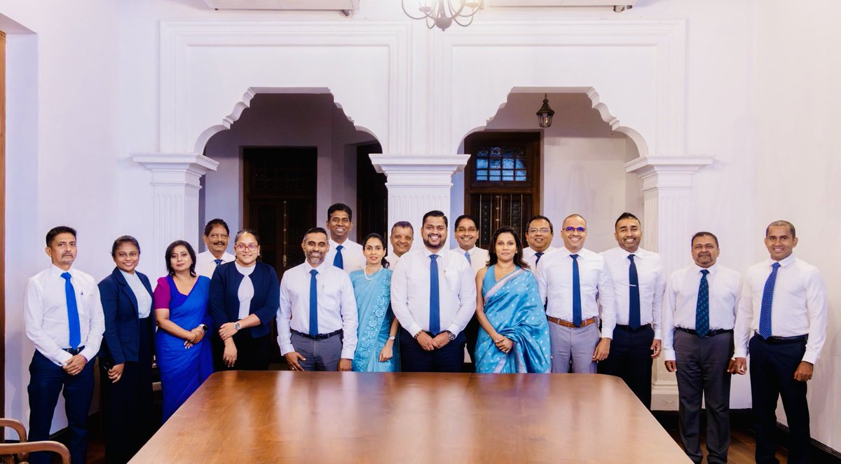 colombo_mba's tweet photo. The 333rd MBA Alumni Association ExCo met at College House on April 9!🎓
Progress on key projects and strategic initiatives is moving fast thanks to a strong, collaborative team across all disciplines. Great momentum as we drive toward meaningful results!🚀 #MBAAlumni #MBAAA #UOC https://t.co/xFlxzxtSMo