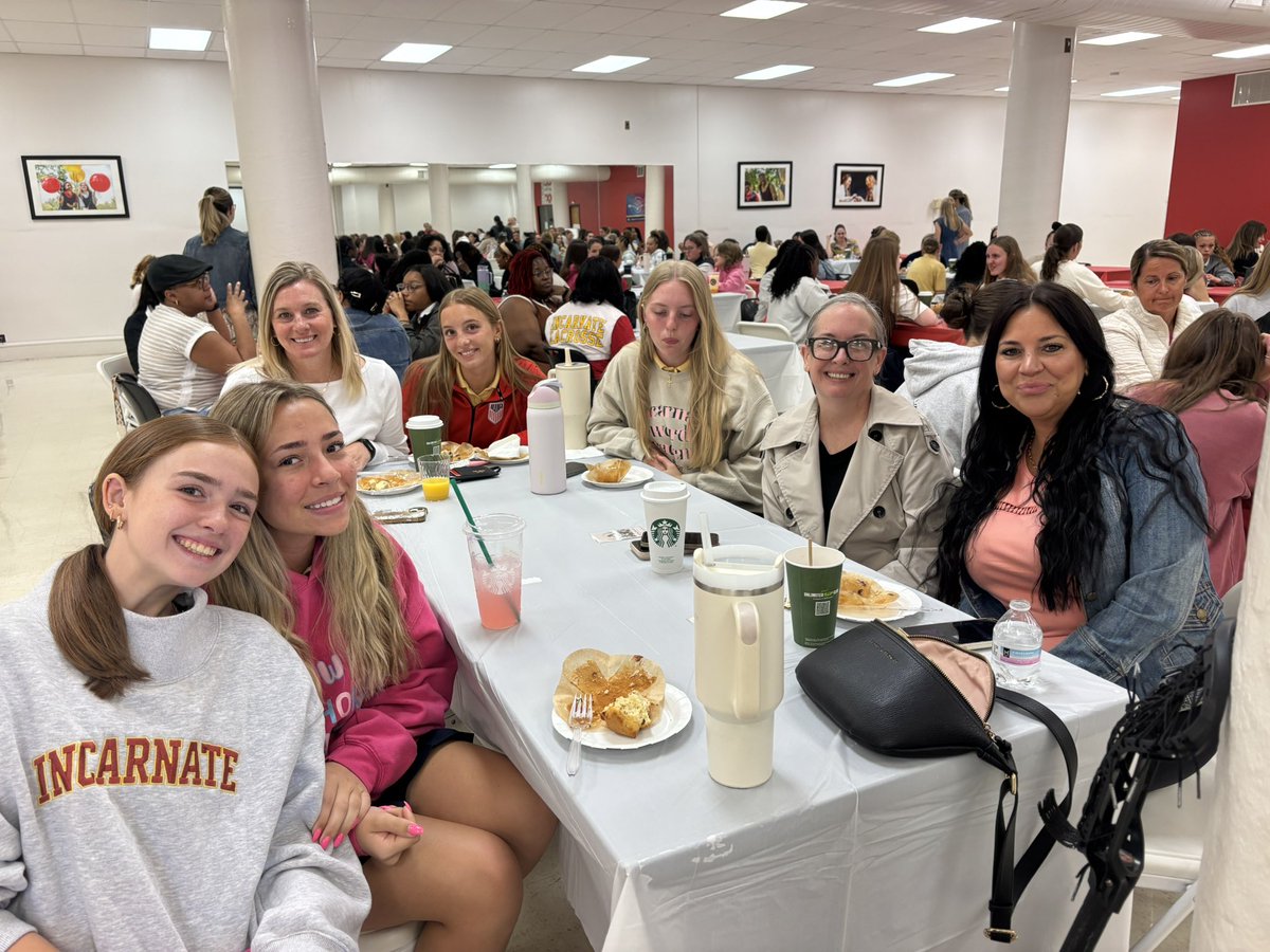 iwaredknights's tweet photo. 🧁 Muffins with Moms 💐

This morning, we loved celebrating one of our sweetest traditions—Muffins with Moms! ❤️💛

A special thank you to our Director of Campus Ministry, Mary Kate Garner, for organizing such a beautiful morning for our Red Knight family. ✨

#IWA #RedKnights https://t.co/QdzaFbUrqV