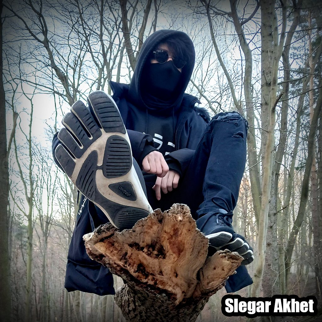 Dark Slegar tweet media