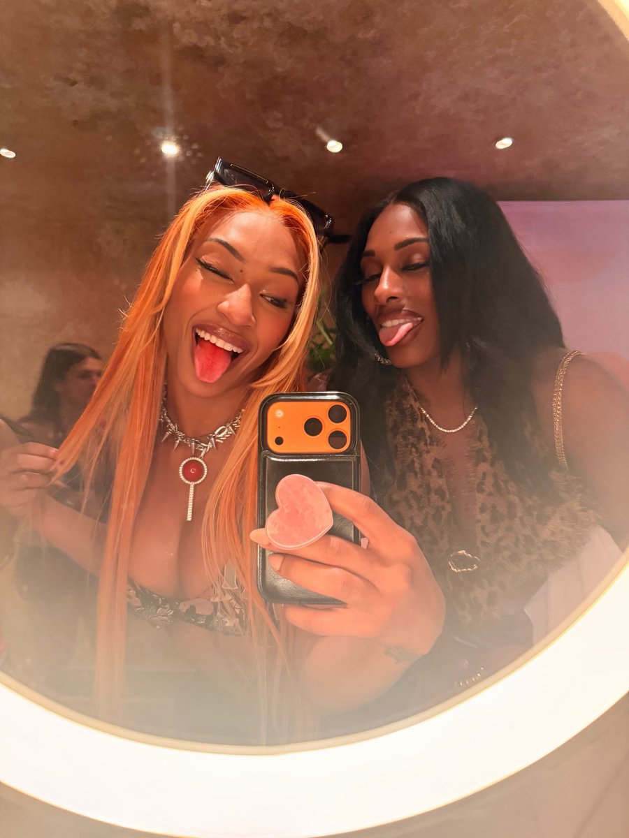 Mara Sadé tweet media