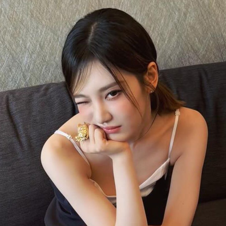 ningning medias 🪽 tweet media