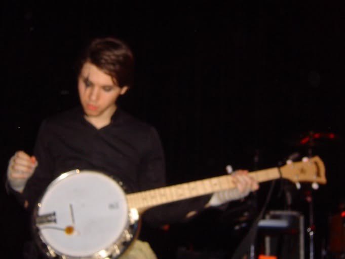 oddly specific ryan tweet media