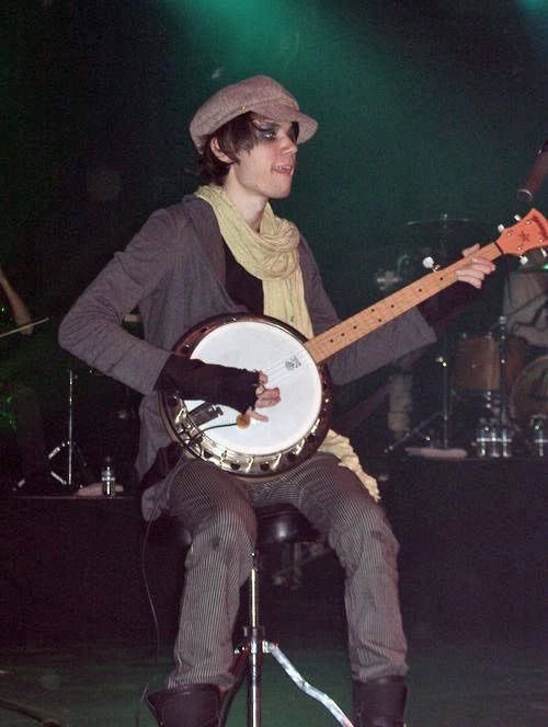 oddly specific ryan tweet media