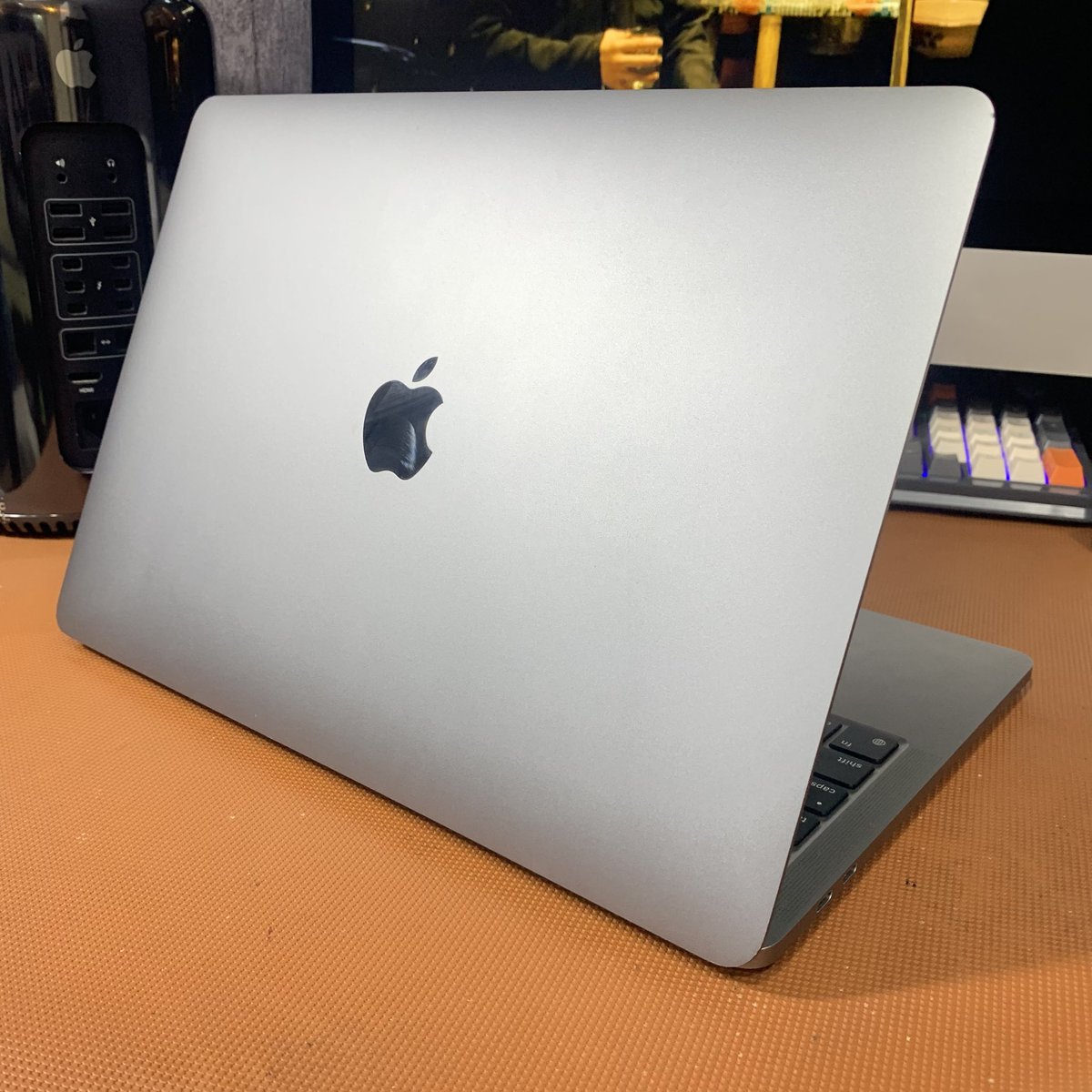 Apes Store ID tweet media