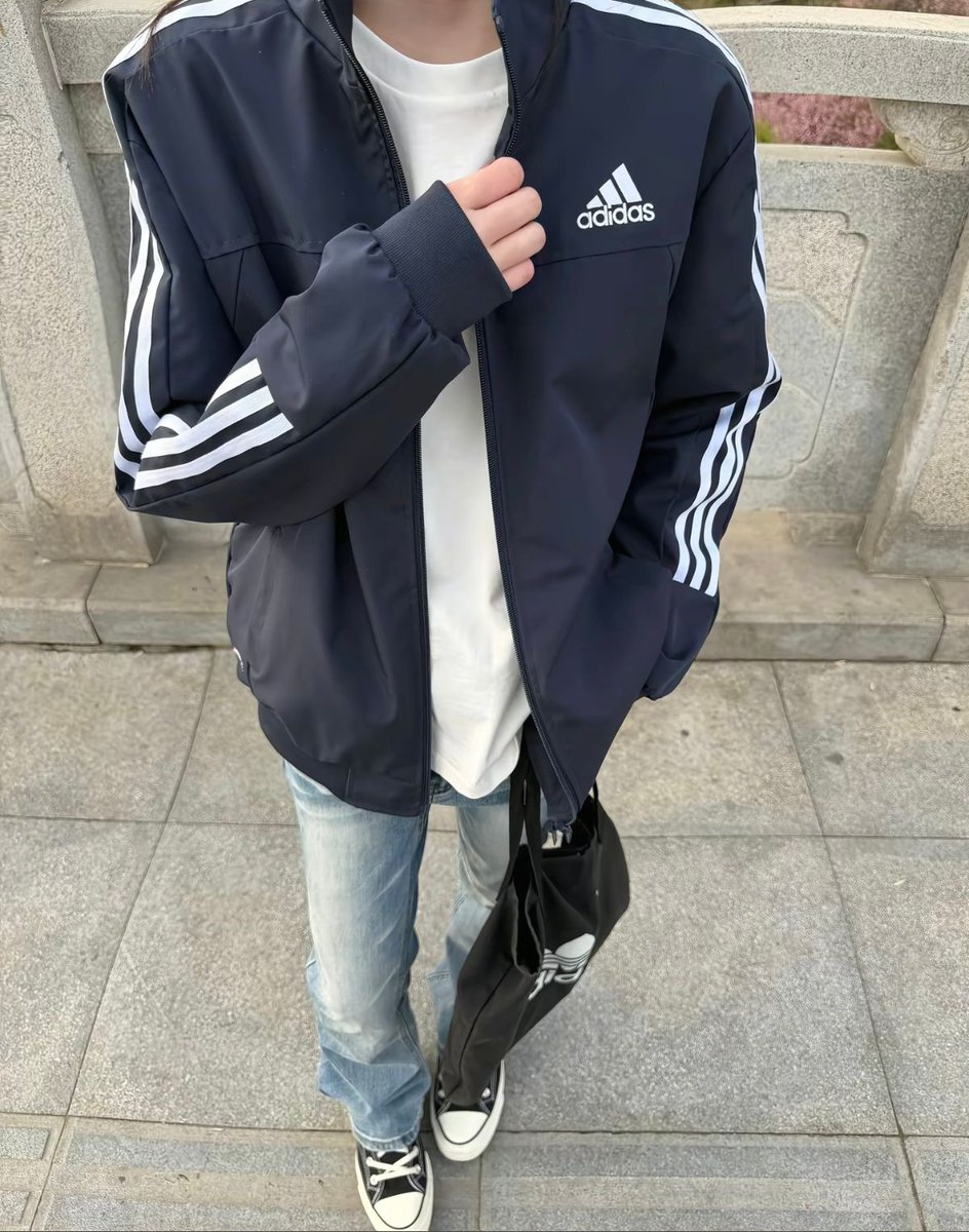 藏着刀片的苹果 tweet media