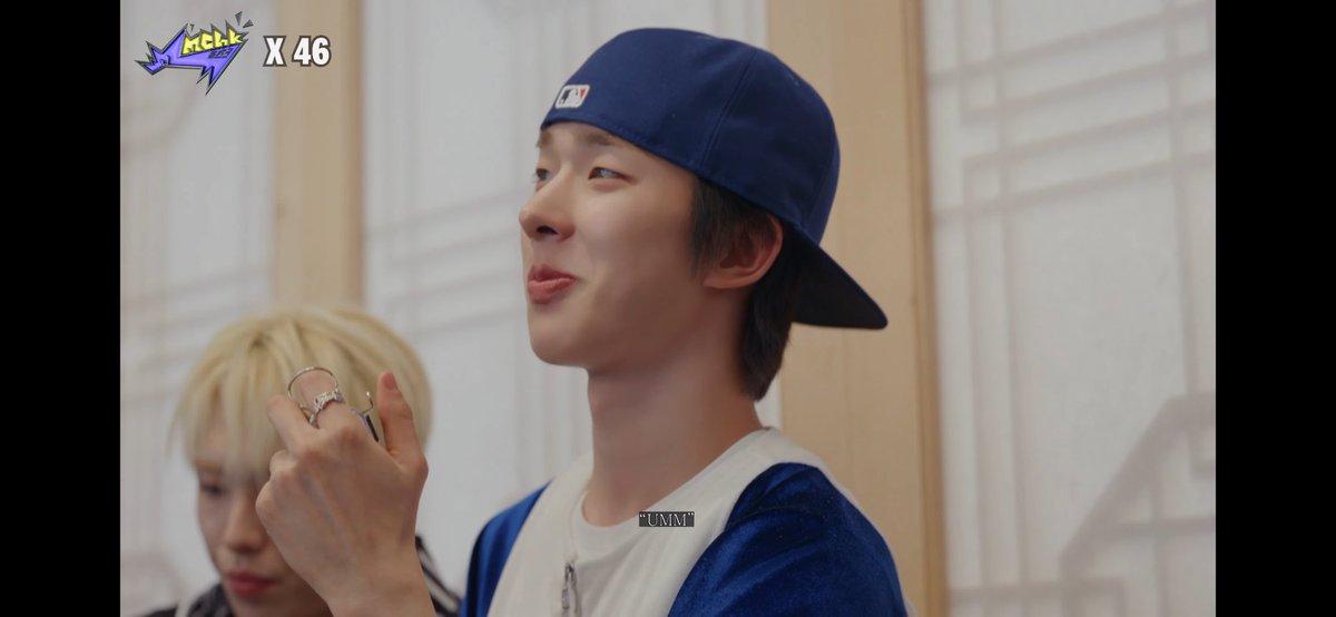 すじコ tweet media