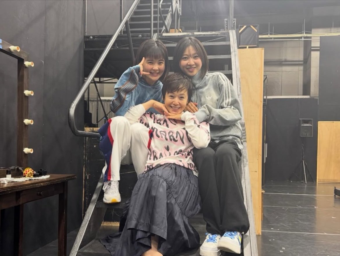 uenty7_suzy's tweet image. 幸せ家族ショット＋α😭👨‍👩‍👦素敵だ
鈴花ちゃん可愛がられててこちらも嬉しい！てか！鈴花ちゃん呼び！🌼
#GYPSY
#大竹しのぶ #富田鈴花