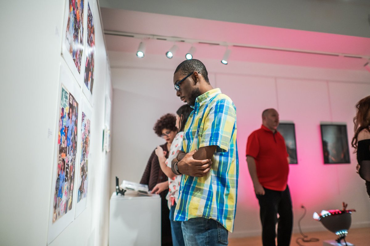 MethodistU's tweet photo. 🎨 Don't miss your chance to experience the talent of #MethodistU's Class of '26 artists at their senior gallery exhibition, 𝘛𝘩𝘦 𝘉𝘶𝘳𝘥𝘦𝘯 𝘰𝘧 𝘒𝘯𝘰𝘸𝘪𝘯𝘨. 🖼 

Open through the closing reception on April 24 at 6 p.m. in the David McCune International #ArtGallery. 📍 https://t.co/0DRro7Ej34