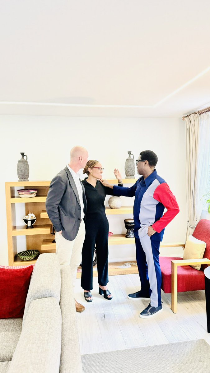 LexyMojoEyes1's tweet image. Always fun with Amb Michael Upton, Ambassador of New Zealand to Ethiopia and his lovely wife Ven.

#lme #lexymojoeyes #africanambassador #enjoymentminister #softlife
