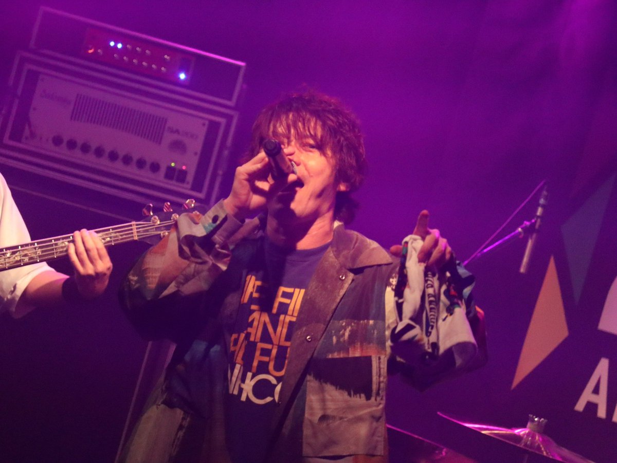 FLOW_official's tweet photo. 🔥26曲ライブツアー仙台公演🔥

「FLOW 26TH ANNIVERSARY TOUR 2026 “ALL TIME 26” 26曲ライブ」���台公演が終了🎸✨

お越しいただいた皆様、ありがとうございました！🔥

そして本日はKOHSHIの誕生日！🎂
一緒にお祝いしていただき、ありがとうございました🥳

FLOWの歴史が詰まったライブ——
次は5月6日(水)福岡公演！

この機会をお見逃しなく！💨

��チケットはこちら！
https://t.co/5gQeQGc2mh

#2026年はFLOWの年