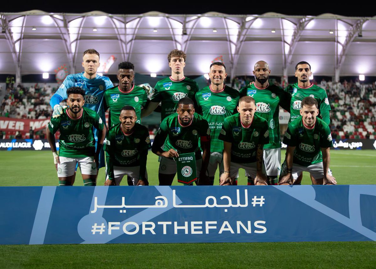 SamerSNSR's tweet photo. عشاق الكيان الاتفاقي لم يتبقى على اغلاق عجله الدوري الا القليل تواجدكم في المدرجات مهم جدا لتحفيز اللاعبين وحثهم لكسب جميع المباريات المقامه على ارضنا فأنتم وقودهم وبصوتكم وهمتكم وهتافاتكم حتما سيقاتلون لكسب النقاط الثلاث والمباراه طموحنا عالي جدا وامالنا متعلقه بتواجدكم https://t.co/bHnpKhNYdM