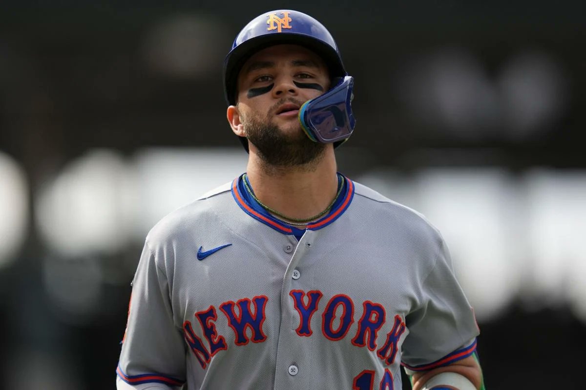 MLBAloMex's tweet image. Los peores fichajes de la temporada:

• Pete Alonso - $155M x 5 años 🇺🇸
.198 PROMEDIO | OPS de .642 | 2HR | 29Ks

• Bo Bichette - $52 millones x 1 año 🇺🇸
.217 PROMEDIO | OPS de .538 | 1HR | 23Ks

• Edwin Díaz - $60M x 3 años 🇵🇷
efectividad de 10.50 | 6.0 IP

¿Qué observan?