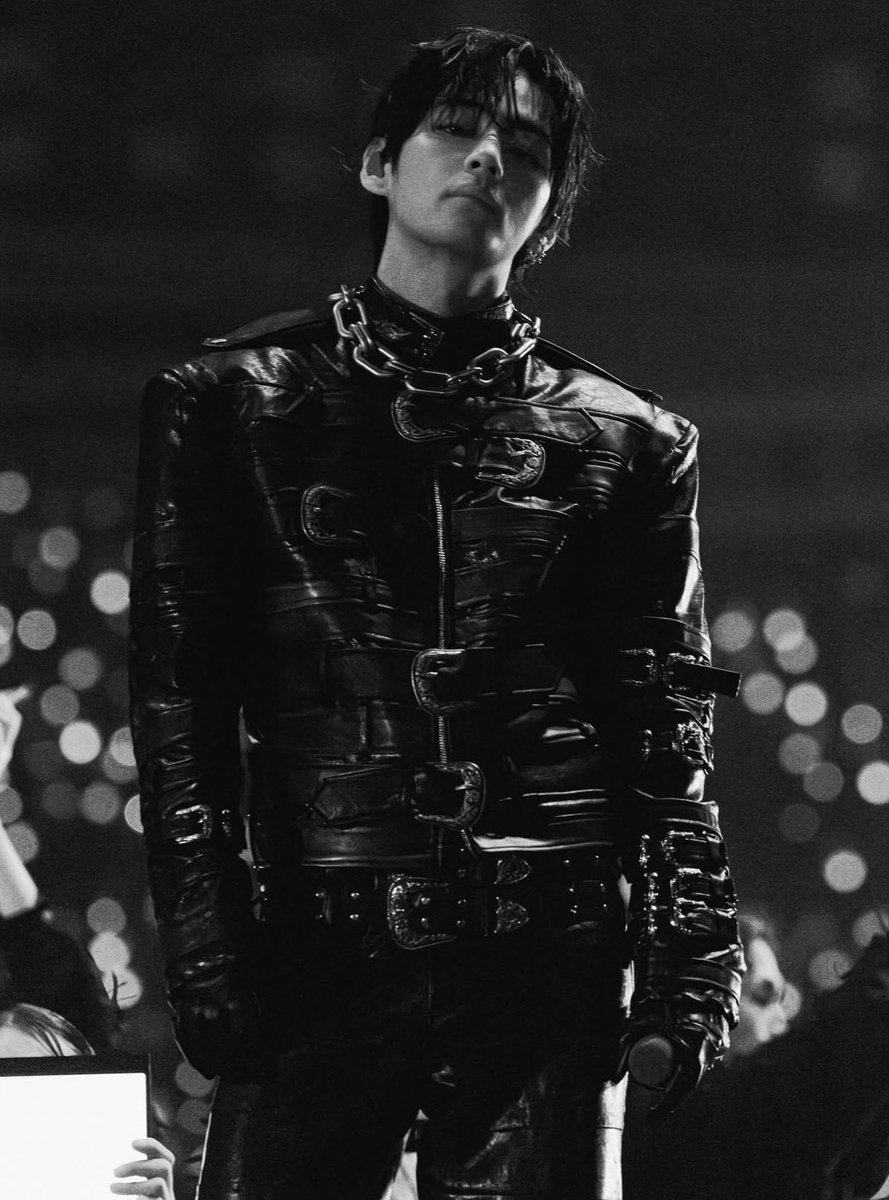 I need to see him with my own two eyes to confirm he's real because I dont think yall are telling the truth