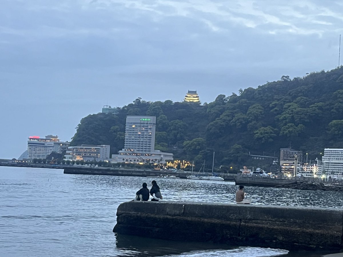 cuddlewoliver's tweet photo. 东洋散步🚶伊豆热海 https://t.co/uhBFef5Ut4