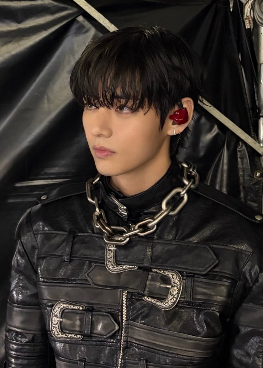 taehyung pics ✰ tweet media