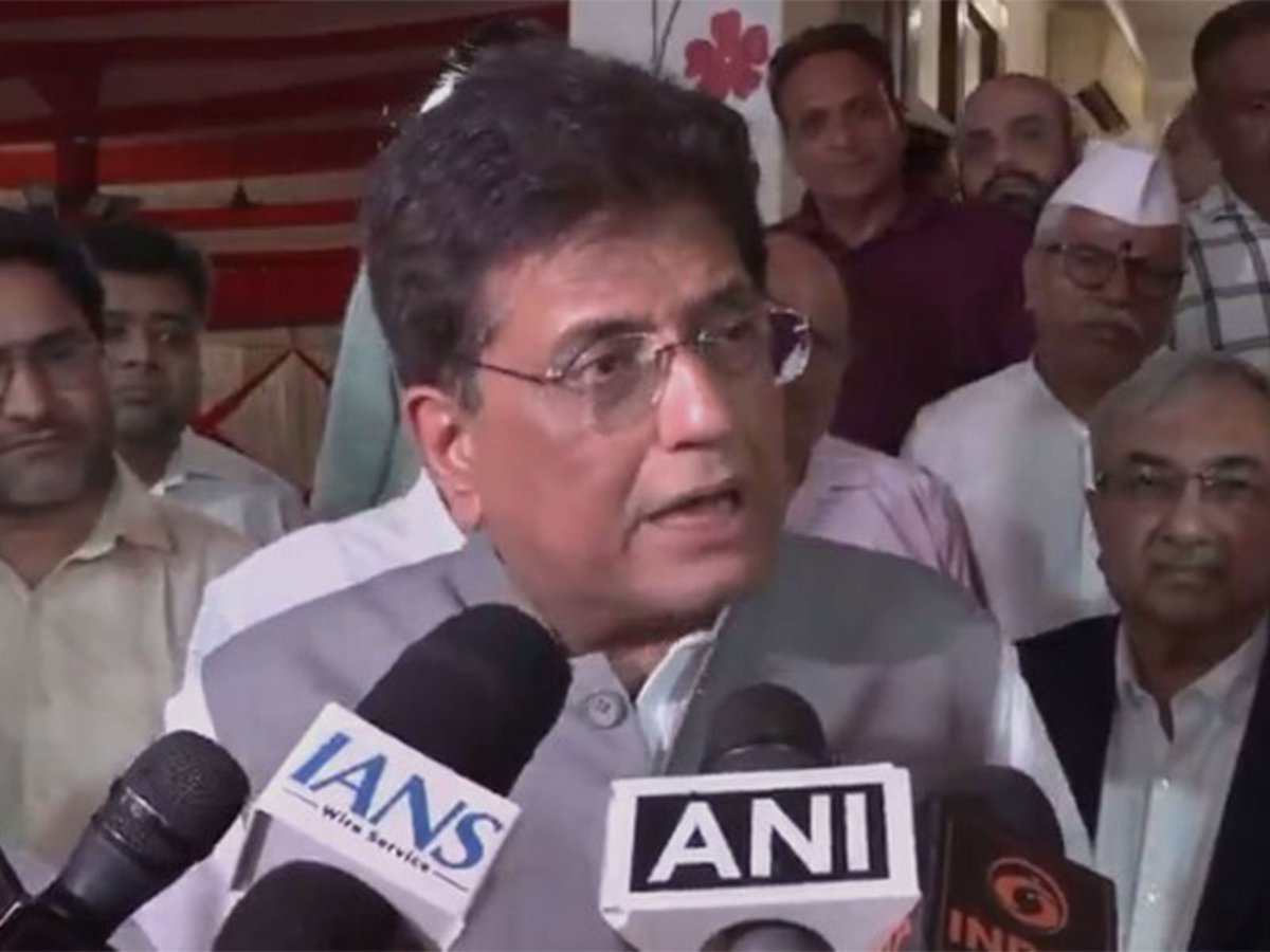 ani_digital's tweet image. "Disgusting remark...desperation was evident": Piyush Goyal slams Kharge over 'terrorist' remark against PM Modi

Read @ANI Story | aninews.in/news/national/…
#PiyushGoyal #PMModi #MallikarjunKharge